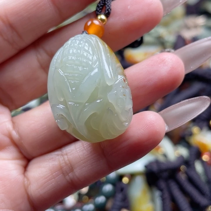 和田玉颈饰未镶嵌