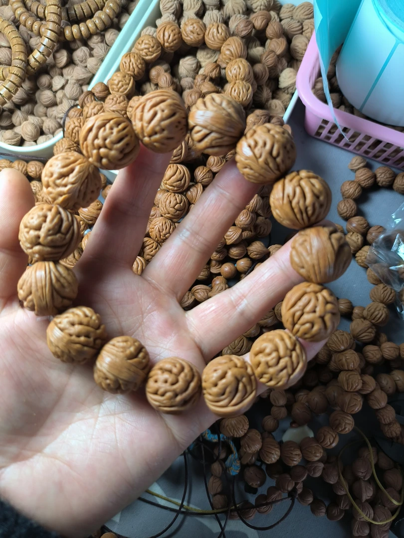 秦岭龙纹桃核手串金鱼肚尺寸20