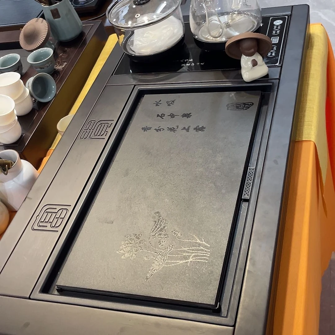 龙凤等几派代表的题词中均