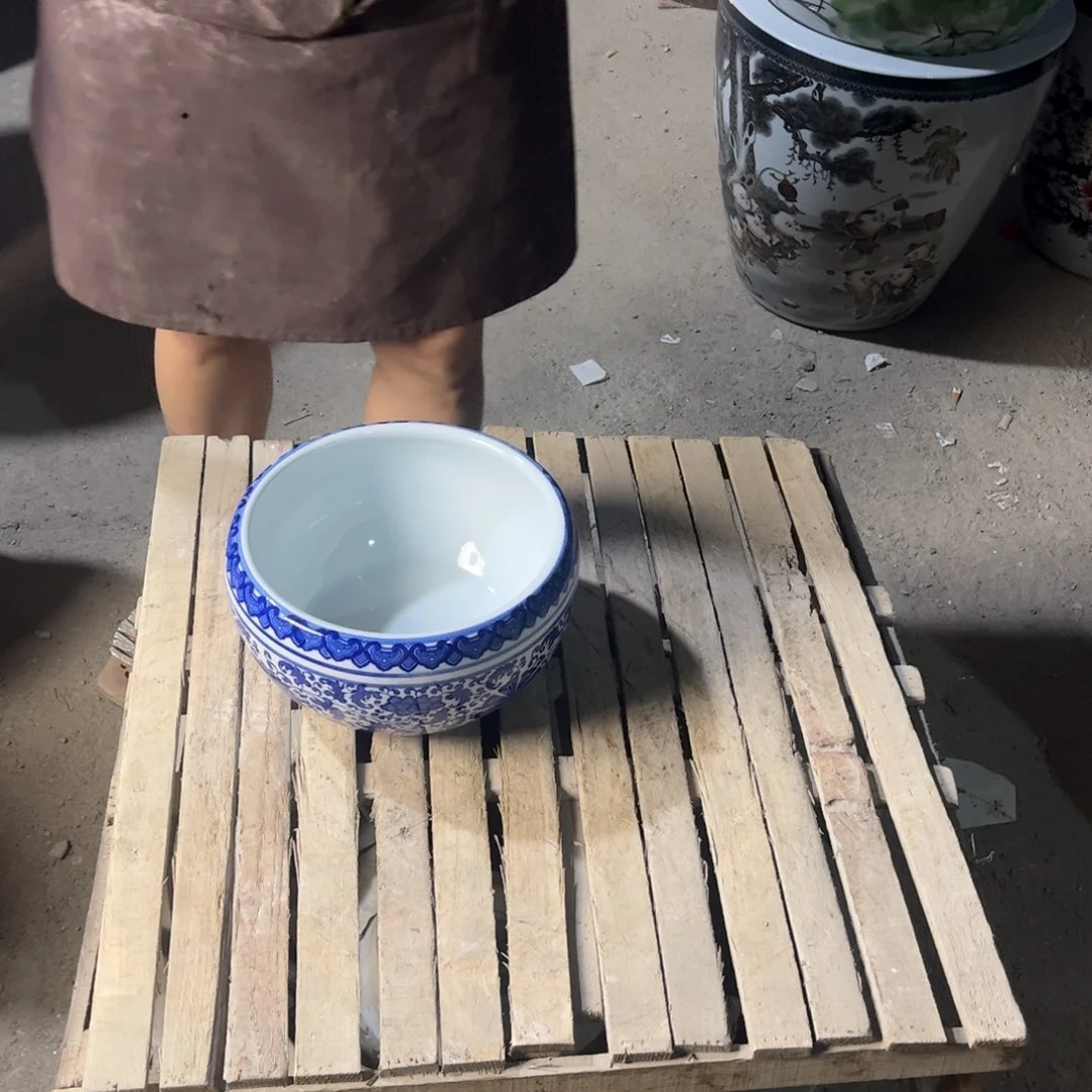 瓷片缠枝莲23.8888888