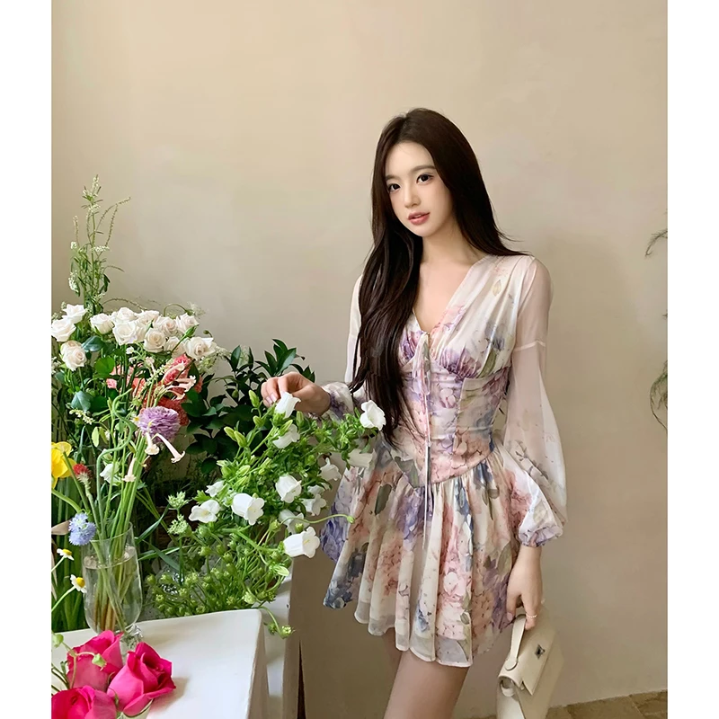 长袖防晒碎花连衣裙女夏季法式收腰显瘦气质短裙甜美可爱风格衣服