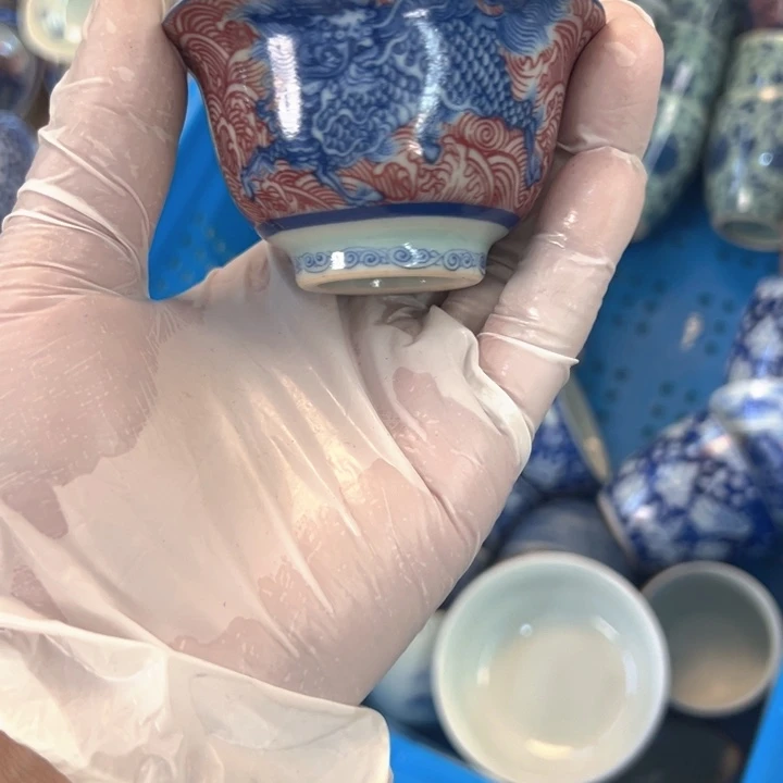 瓷片白青花釉里红麒麟踏浪压手杯客杯