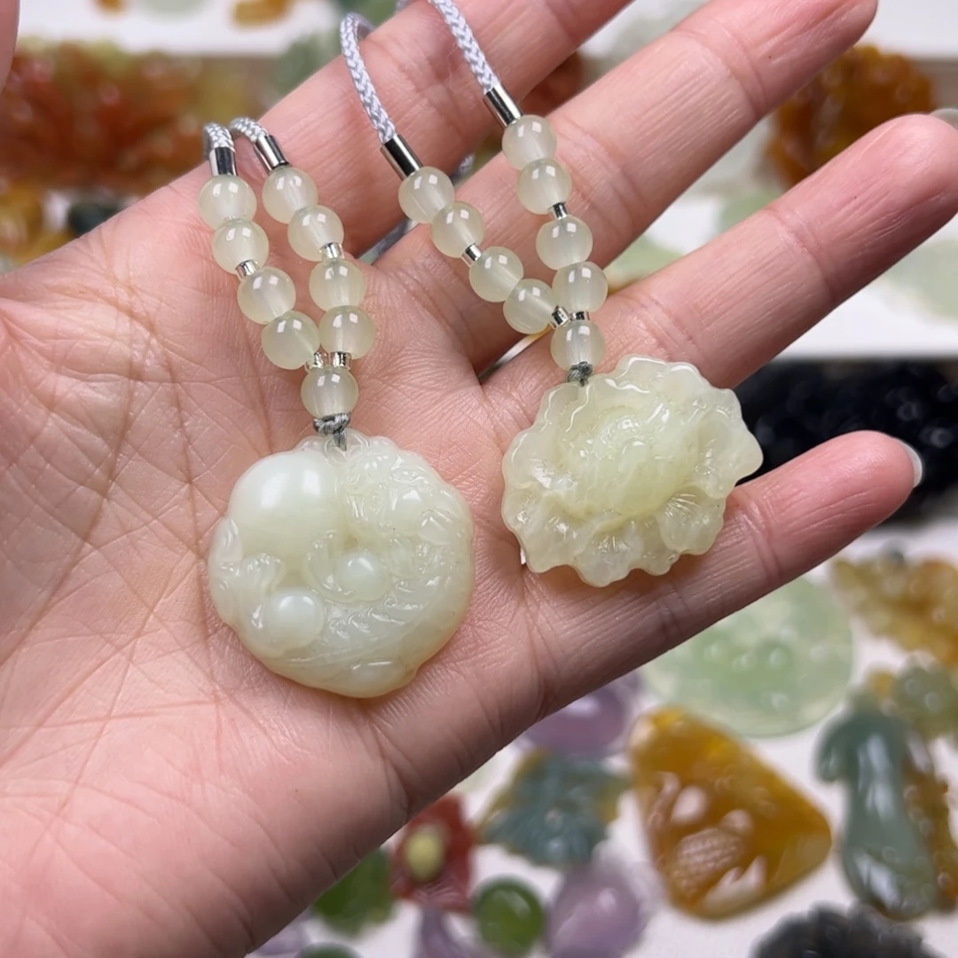 蛇纹石玉未镶嵌颈饰