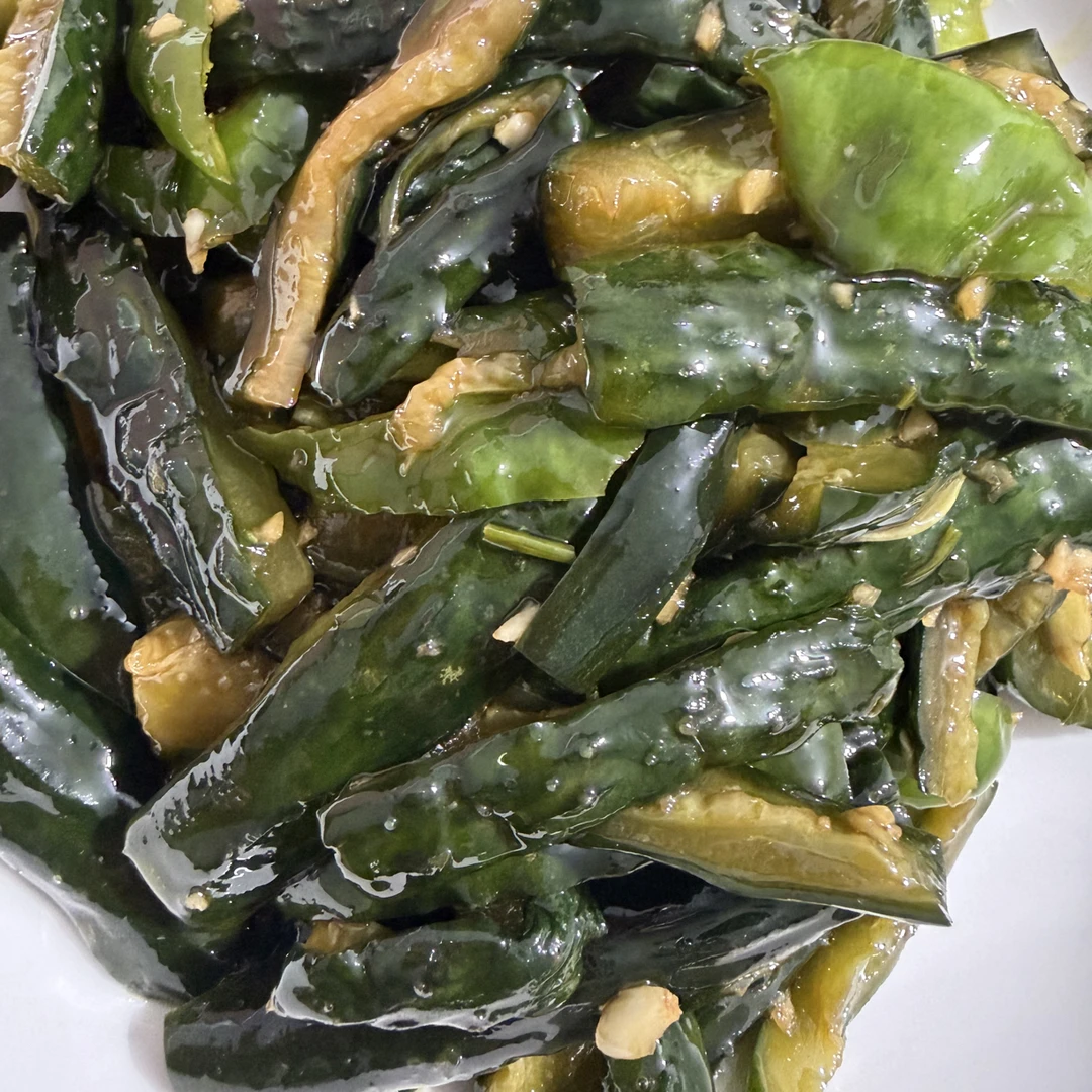 爽脆咸鲜油黄瓜条下饭菜家常好滋味