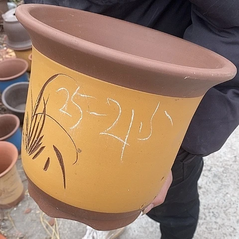 中国宜兴紫砂花盆＂