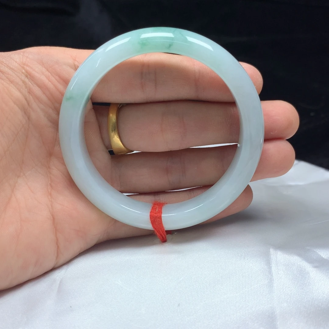 翡翠未镶嵌手镯（圆镯）54.1