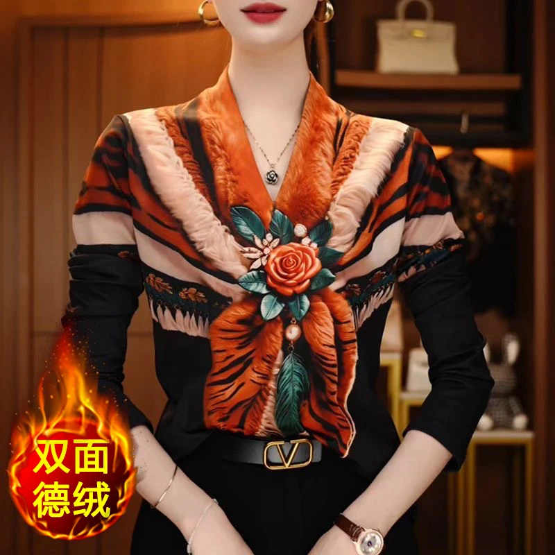 时尚V领印花长袖打底衫大码遮肚子减龄洋气妈妈装修身显瘦上衣潮