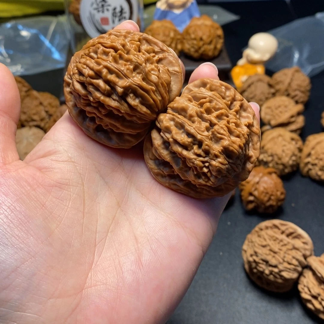 文玩核桃把件顺**光47号四座楼46尺