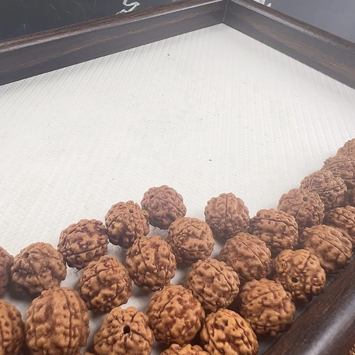 油***生吊坠金刚菩提东风导弹16m，50颗