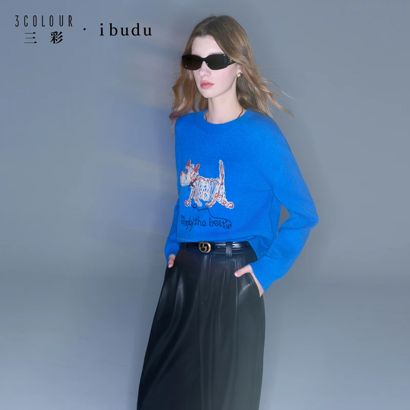 三彩ibudu2025冬季新款小狗刺绣针织衫圆领毛衫休闲女