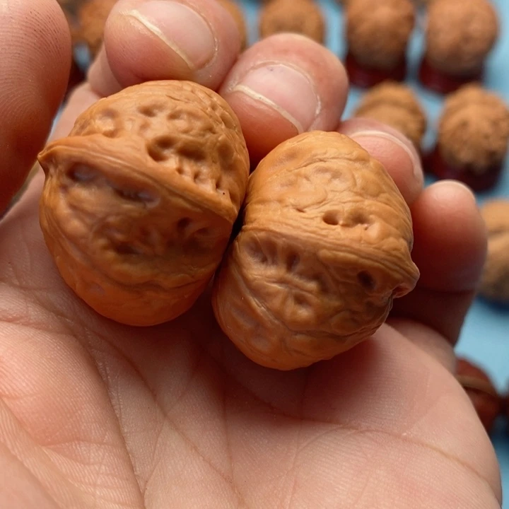 文玩核桃把件精品文玩手捻瓷娃元