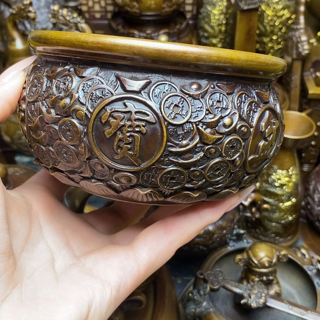 铜器摆件做工精良