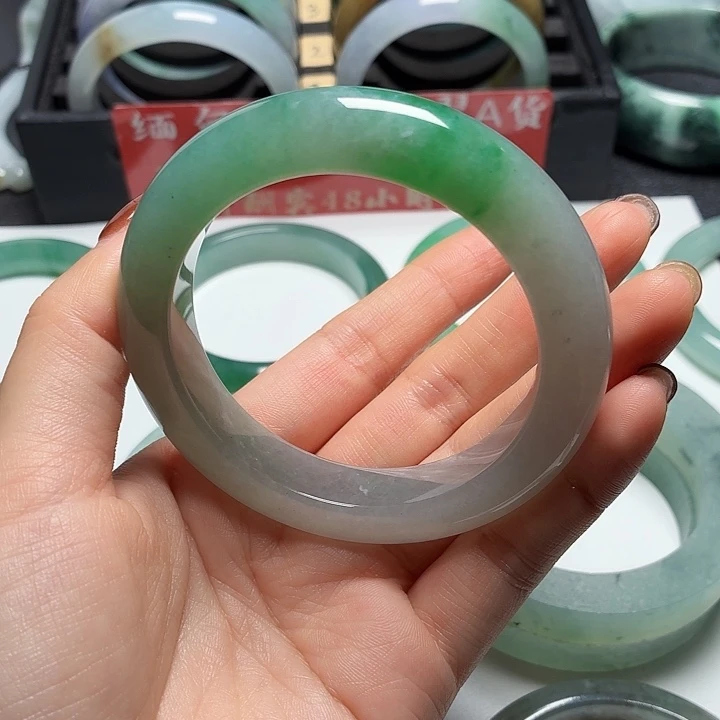 真***口翡翠未镶嵌手镯54.6正圈有纹