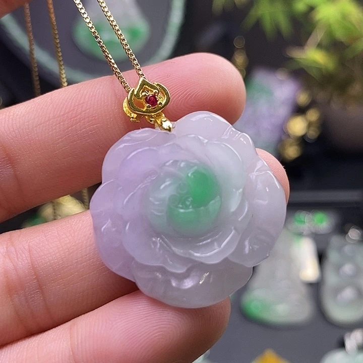 翡翠未镶嵌吊坠(赠链)