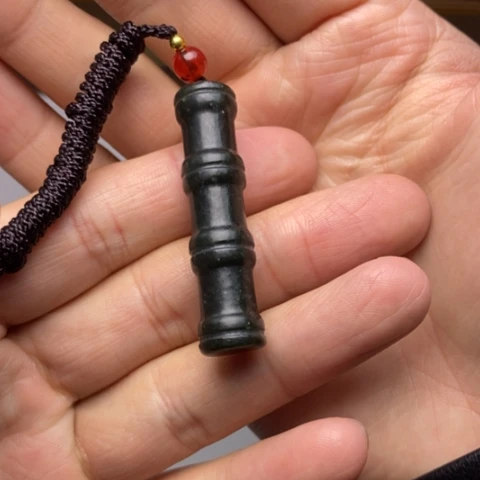 用***8和田玉未镶嵌颈饰