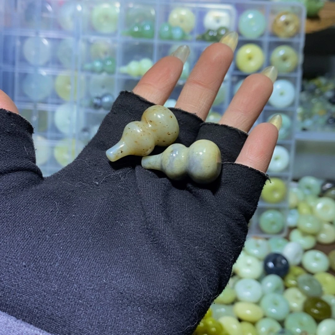 【闪购商品】蛇纹石玉颈饰未镶嵌梦****?126