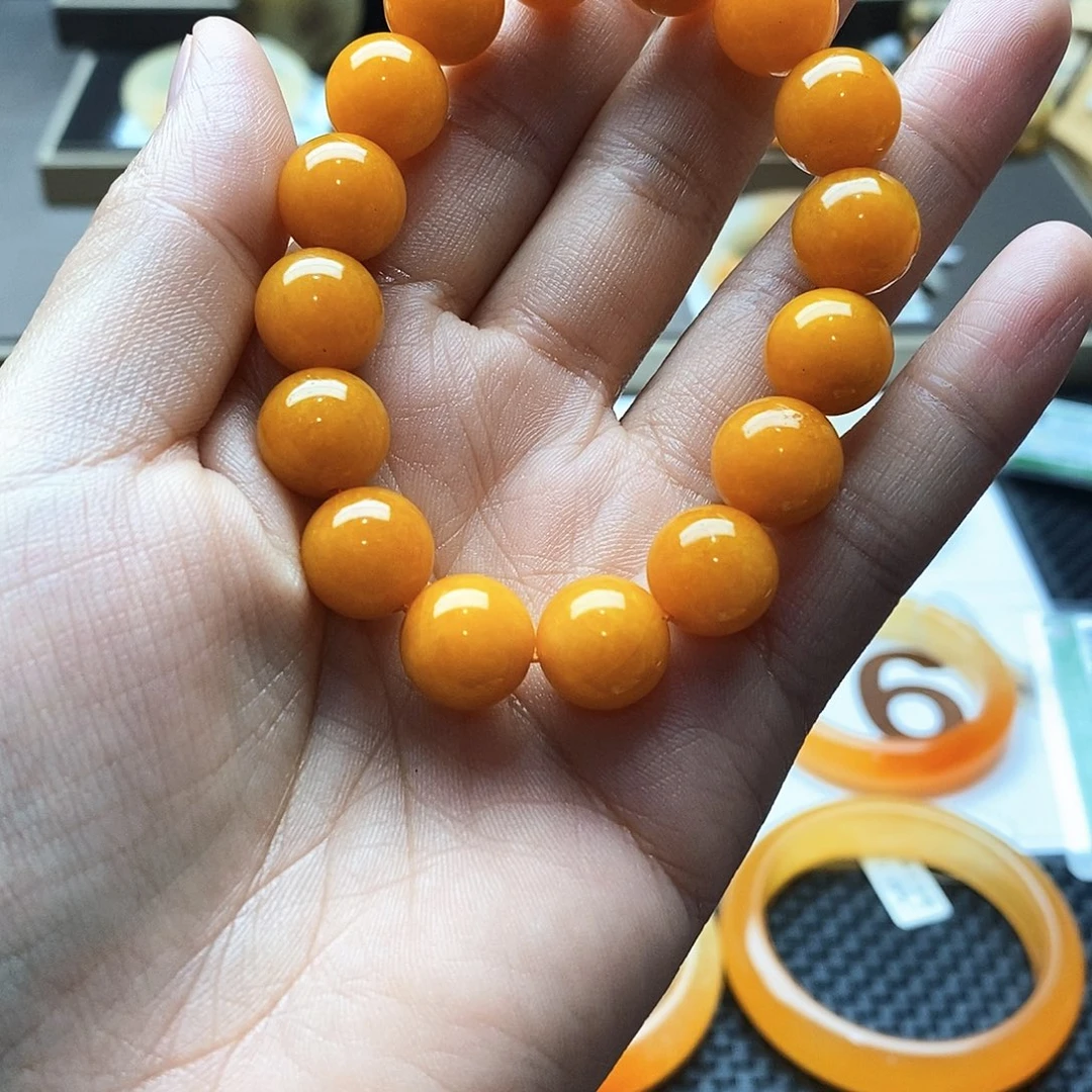 张****石英质玉（黄龙玉）未镶嵌手镯