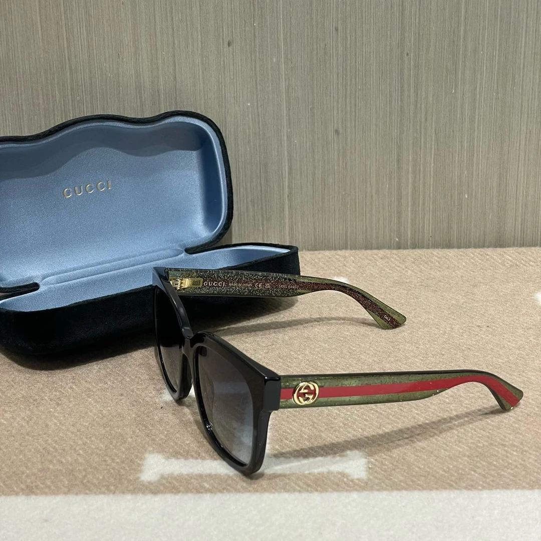 全新未使用 GUCCI/古驰 Gucci 黑框圆G红绿金边 墨镜
