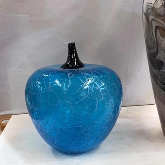 琉璃花瓶高18厘米宽18厘米