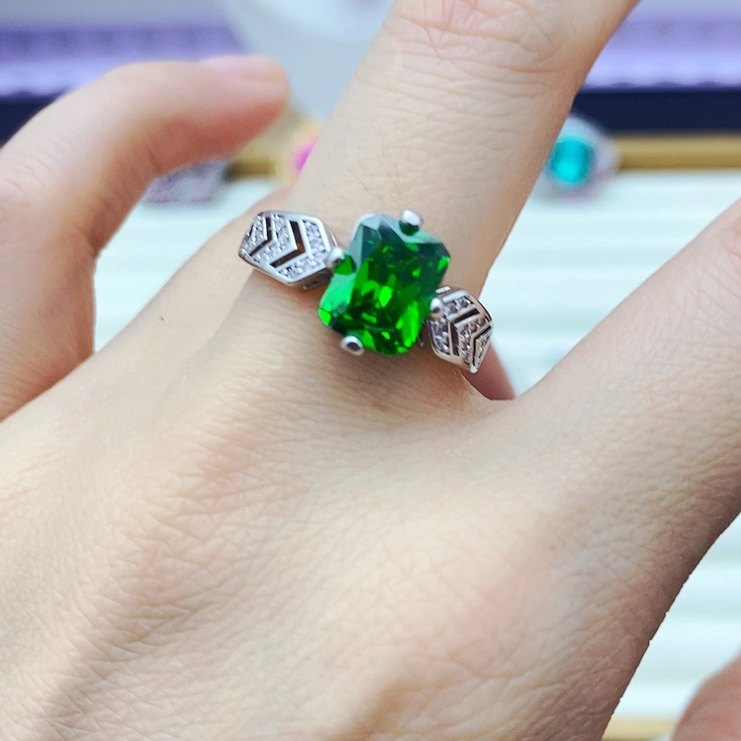 未镶嵌戒指祖母绿