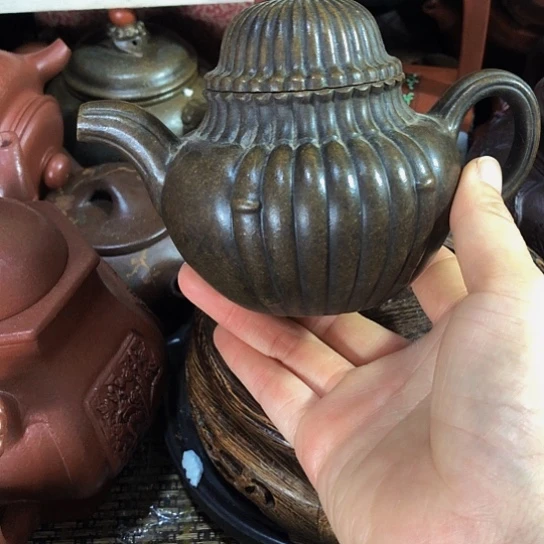 茶壶紫砂曹****Z原矿泥料手工制作的一把紫砂壶。