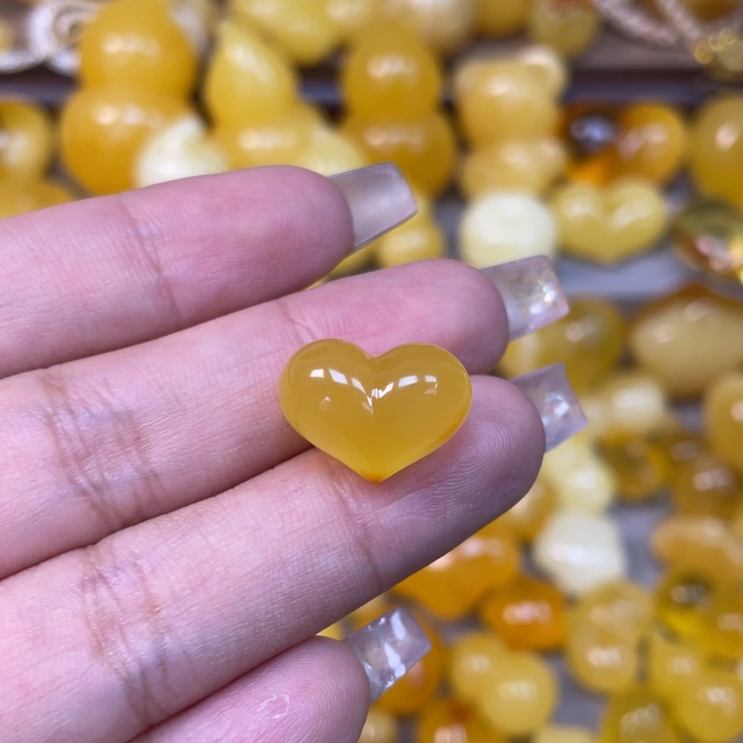 琥珀未镶嵌珠宝奇石