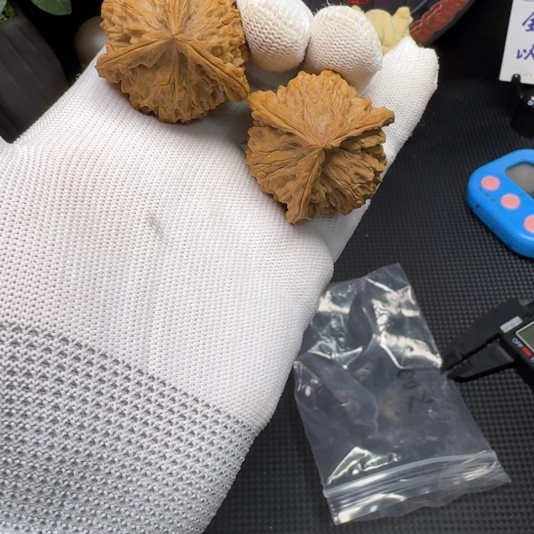 文玩核桃吊坠?**来三棱394041