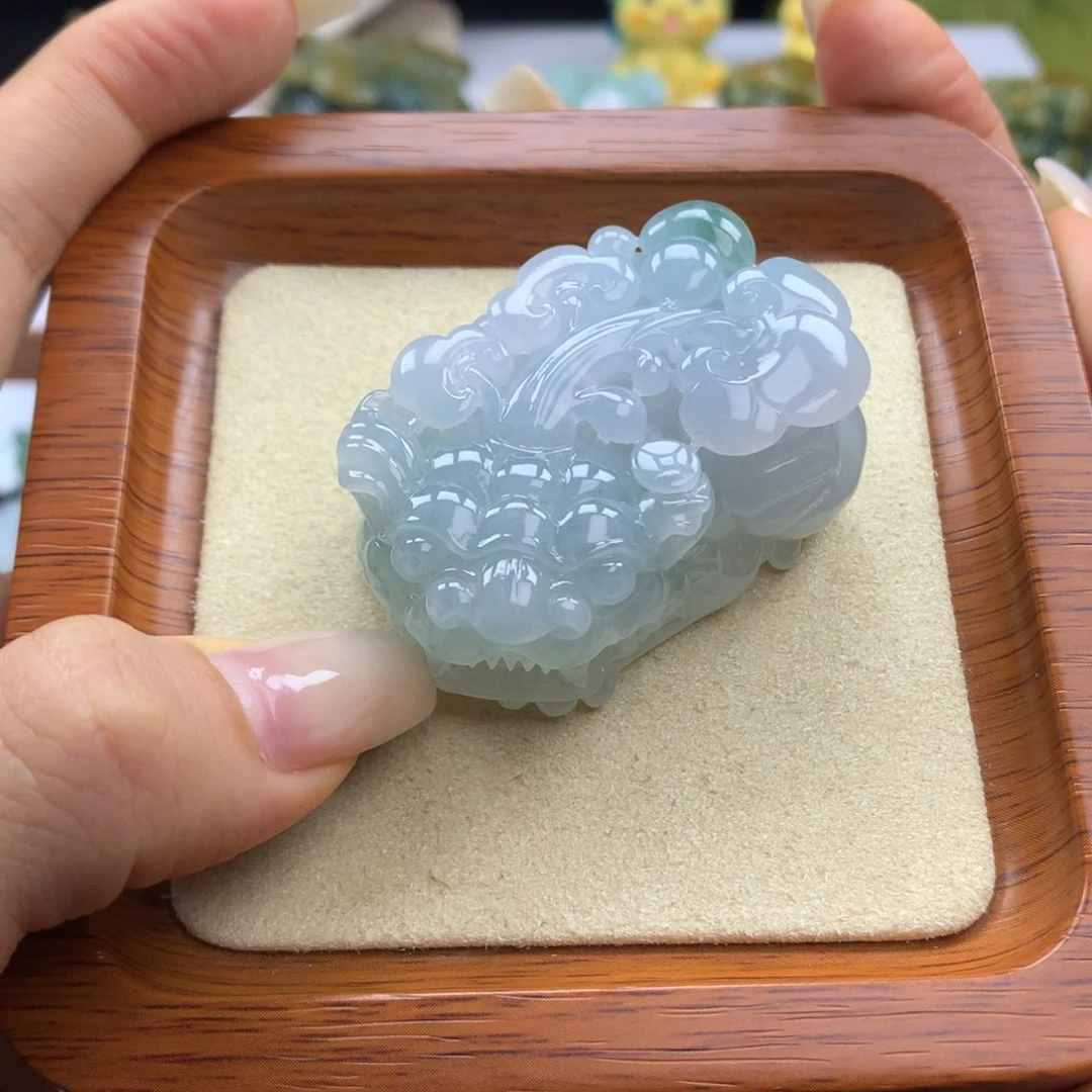 翡翠未镶嵌颈饰33
