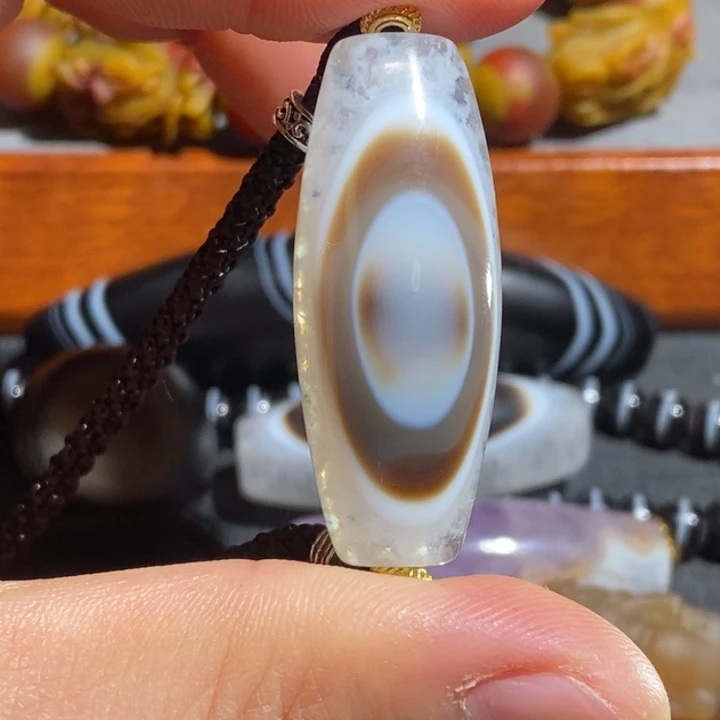 李***洺玛瑙/玉髓未镶嵌颈饰