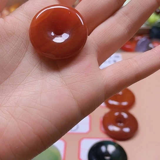 玛瑙/玉髓颈饰未镶嵌尉****艺