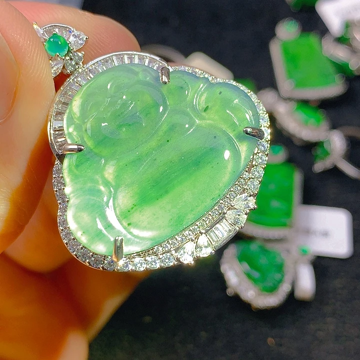 翡翠未镶嵌颈饰翡翠多样性