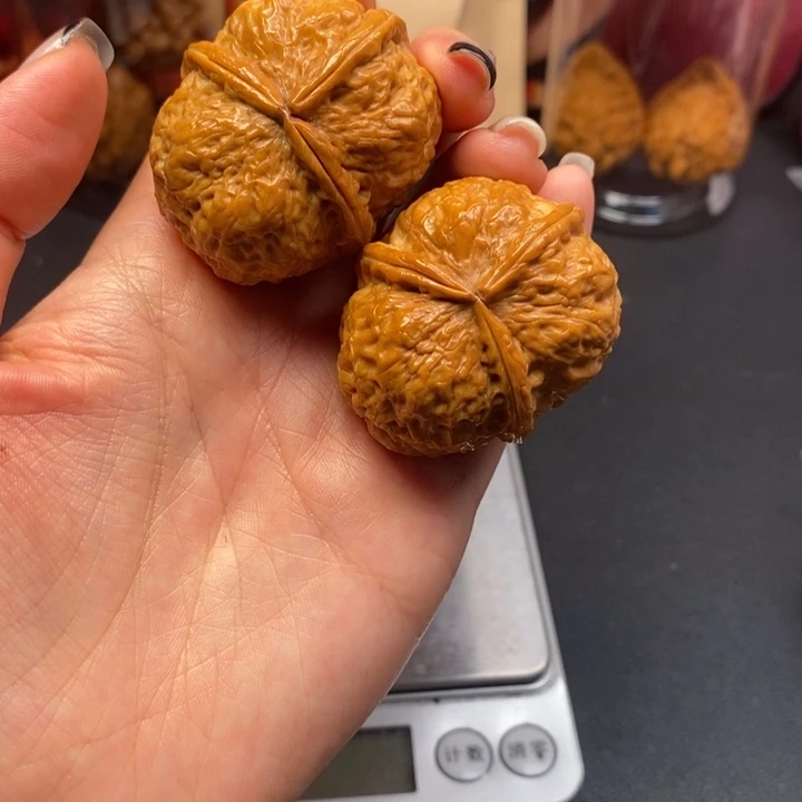文玩核桃把件七星纹三棱