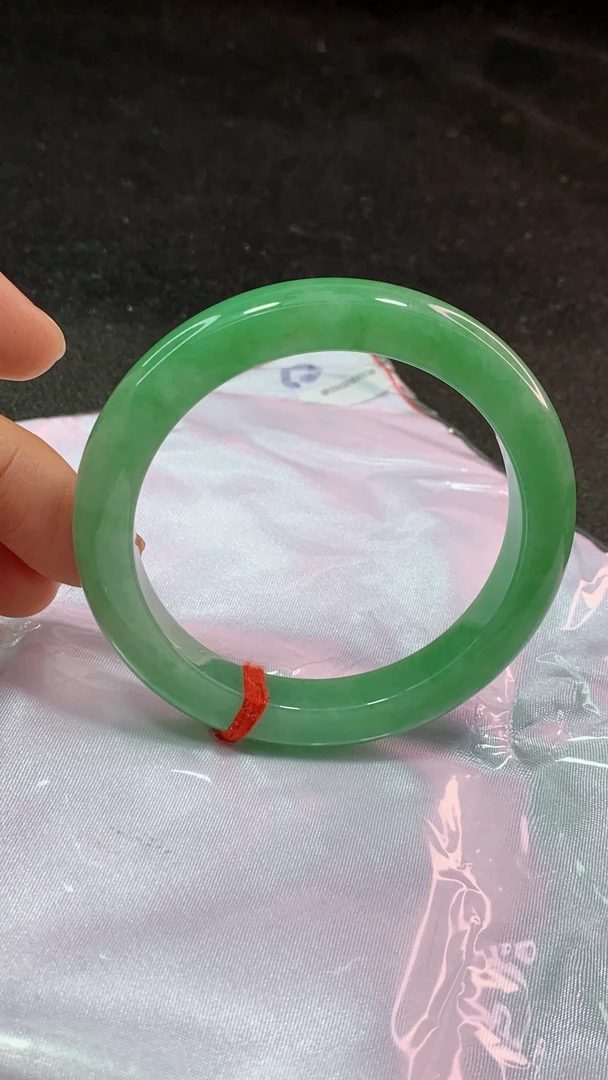 缅甸天然A货翡翠手镯冰透满阳绿5657圈口高冰女款时尚绿色满绿
