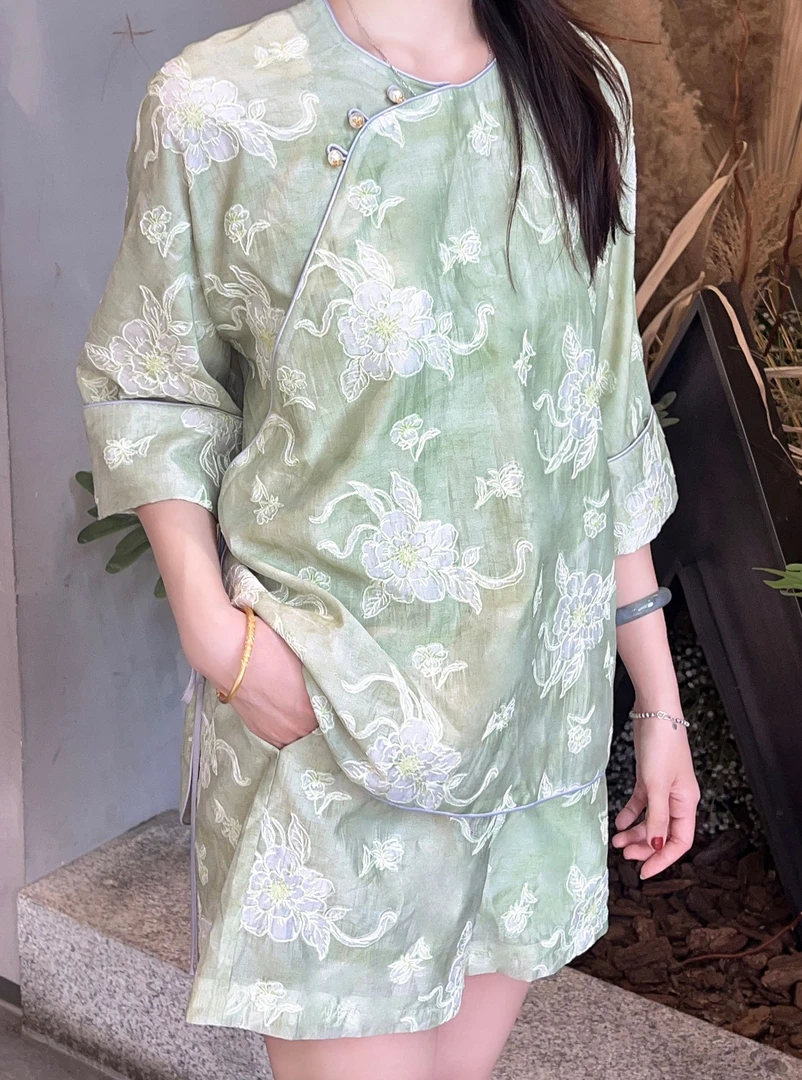 南油绣花绿色五分袖衬衫女25夏季斜襟新中式防晒上衣宽松定染