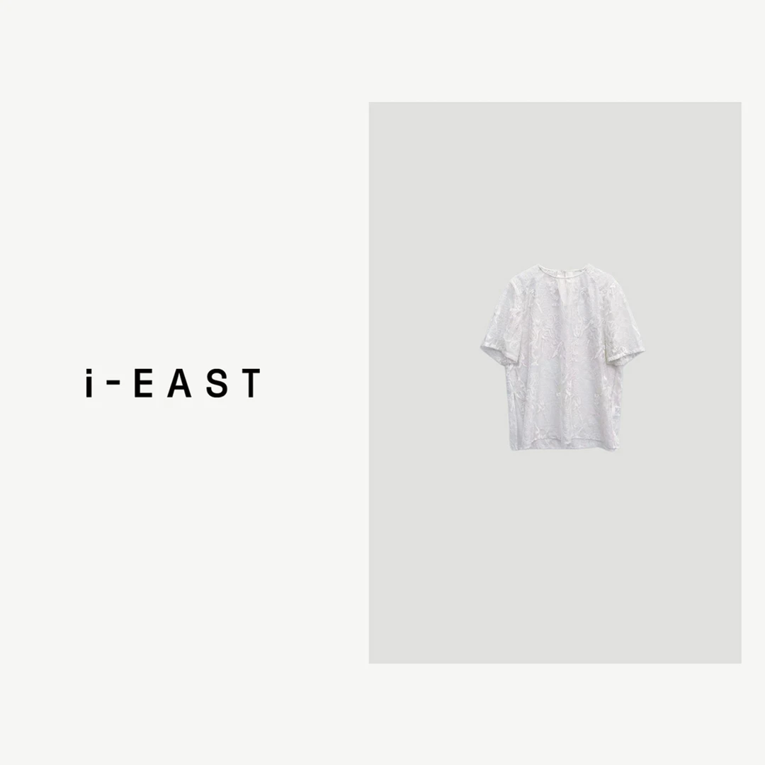 i-EAST 山谷不语~ 新中式时尚设计款刺绣提花短袖-4X T12504