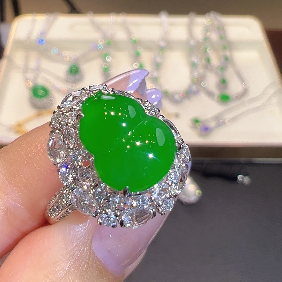 翡翠18K金镶嵌戒指翡翠