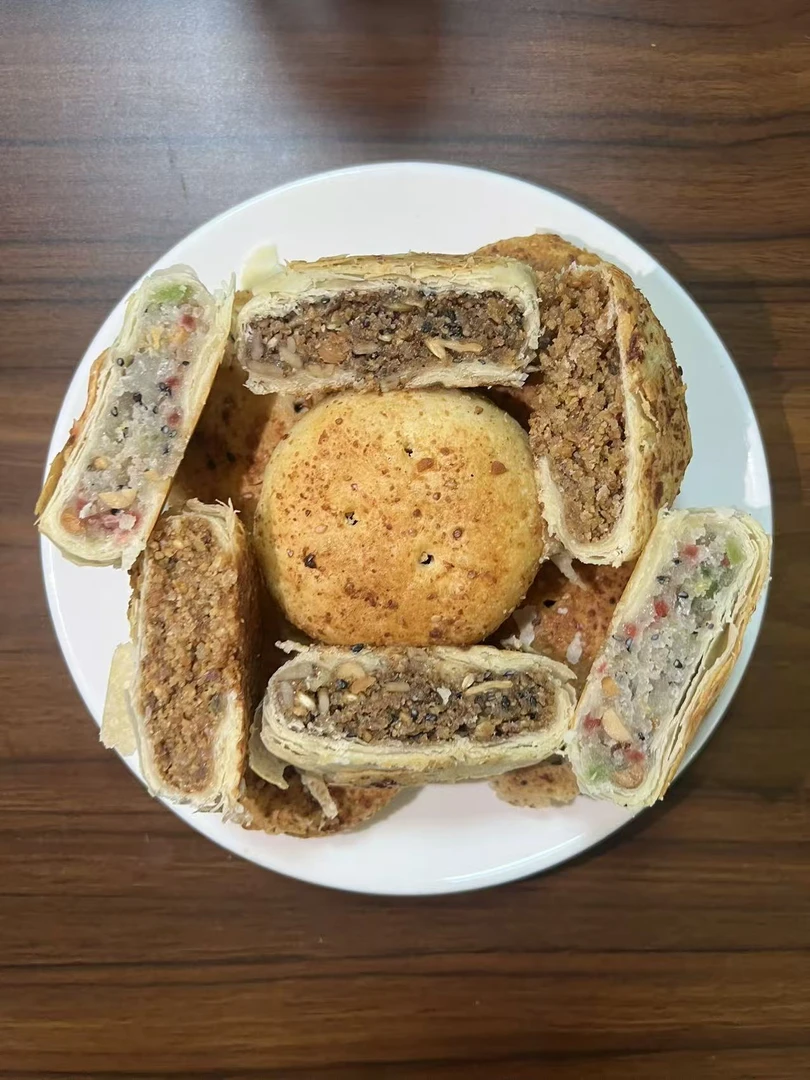 尤集老式芝麻香油月饼-手工制作皮脆馅多