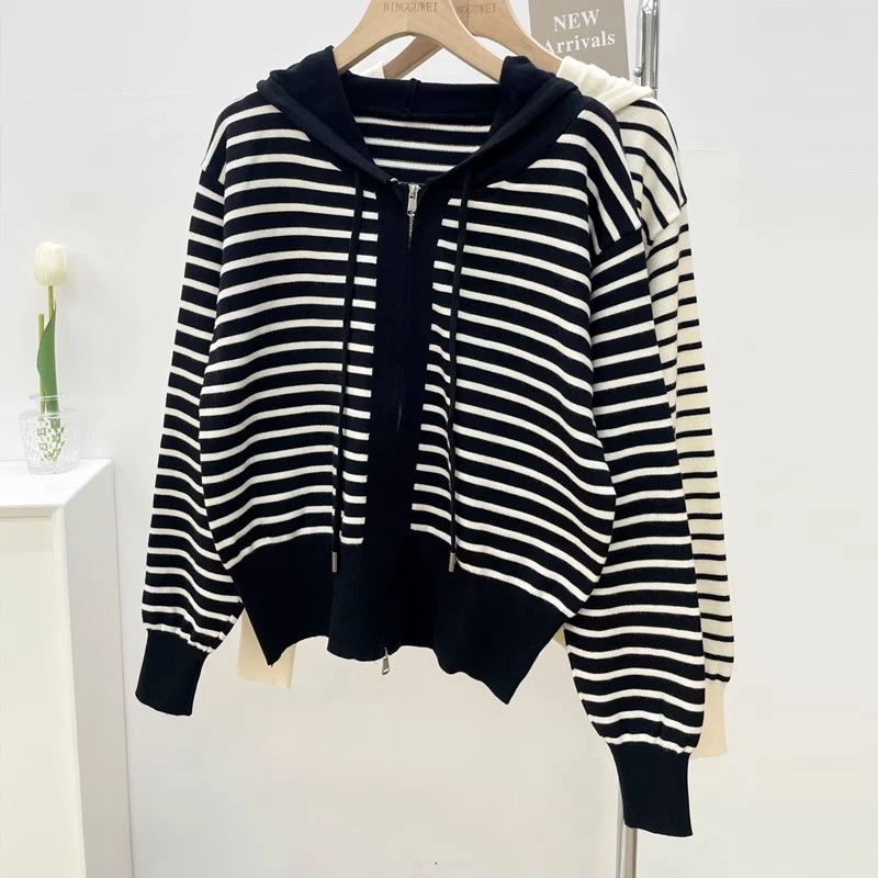 毛衣女新款开衫2025早春季韩版条纹连帽宽松洋气设计感针织外套