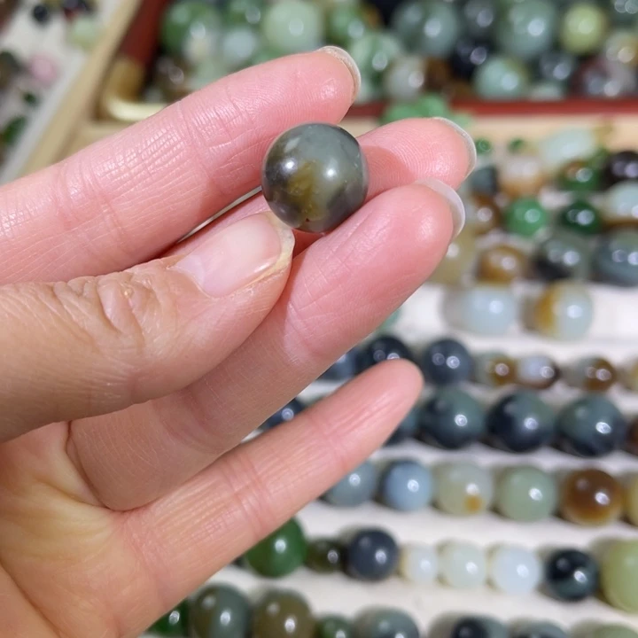 和田玉（糖玉）未镶嵌珠宝半成品14