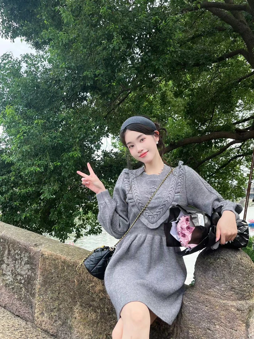 【石潇潇专属】秋季立体花朵宫廷感毛衣连衣裙女2025针织裙女
