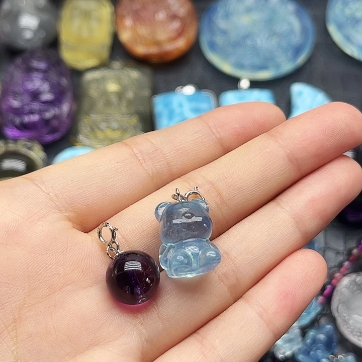 张***宝未镶嵌颈饰水晶水晶