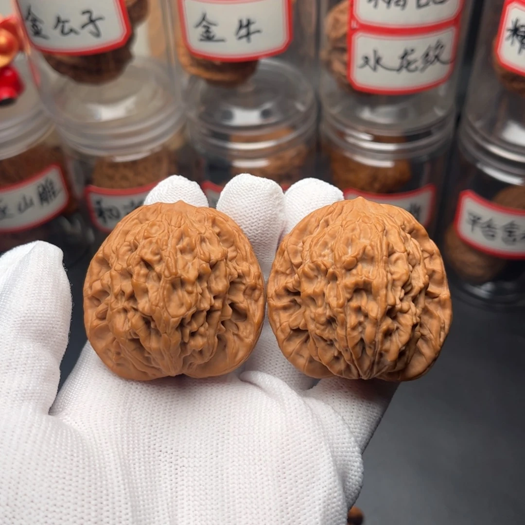 文玩核桃把件45全品粗筋虎