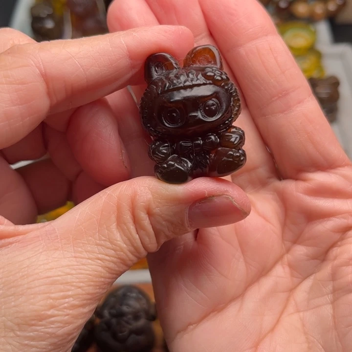 琥珀未镶嵌颈饰拉布布特价