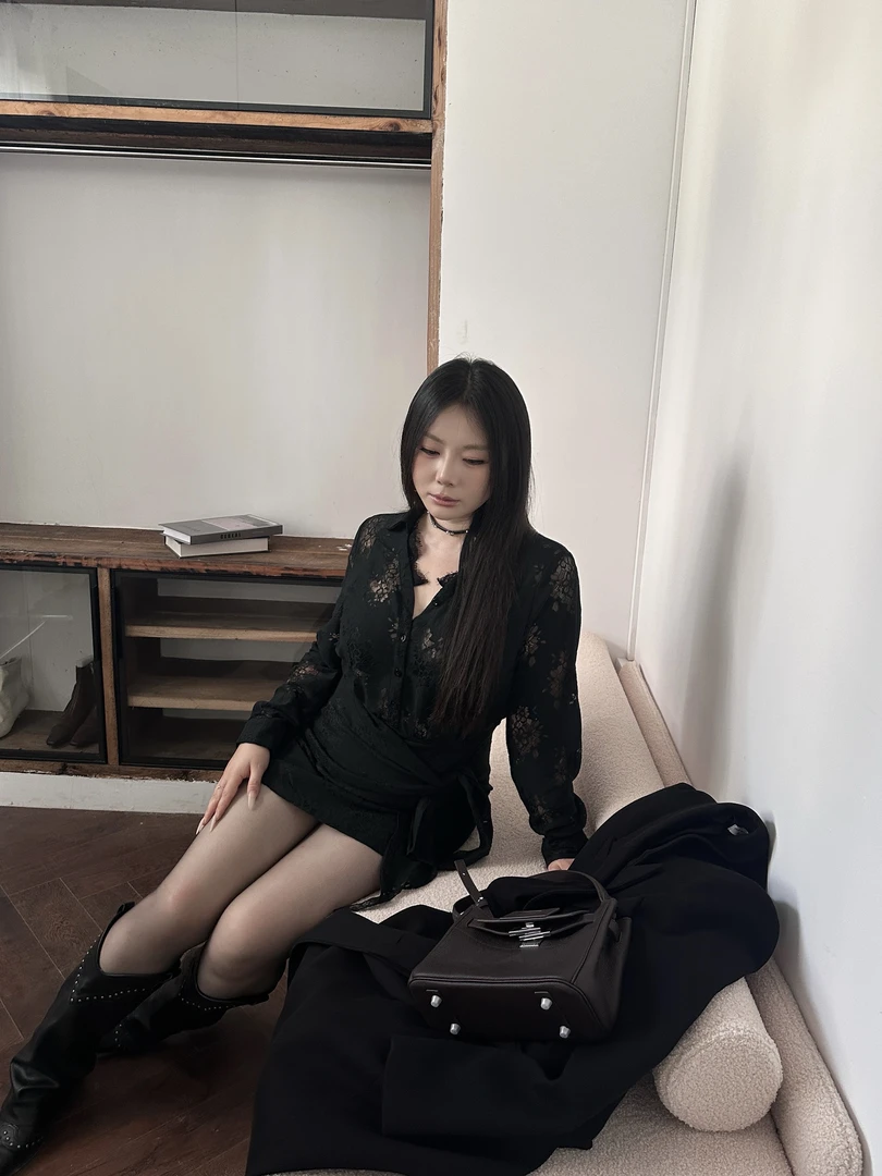 【大小姐】“黑色情书”高腰V领蕾丝镂空长袖辣妹连衣裙