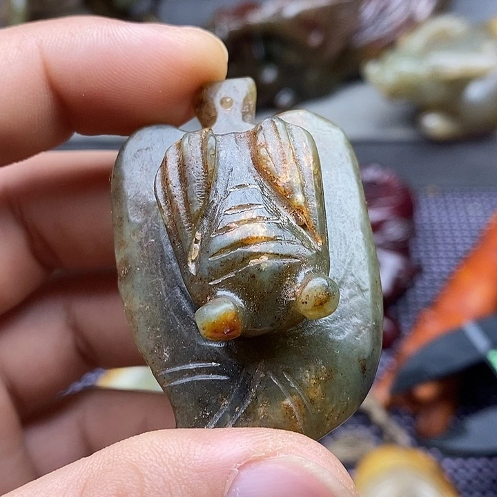 未镶嵌蛇纹石玉颈饰