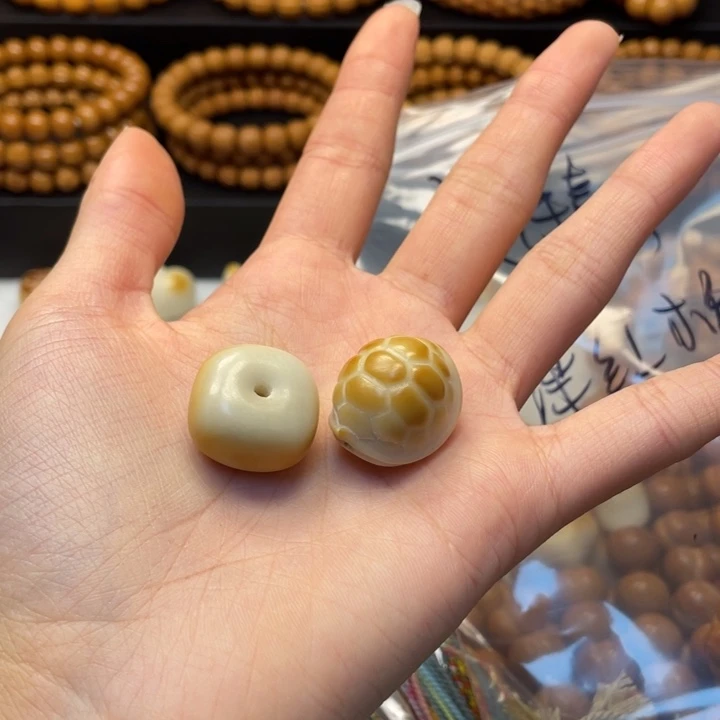 晴***空猴头核桃吊坠配饰平安扣和富甲