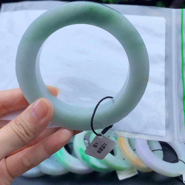 定制翡翠翡翠手镯未镶嵌