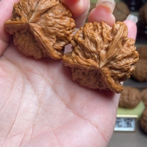 吊坠文玩核桃三棱