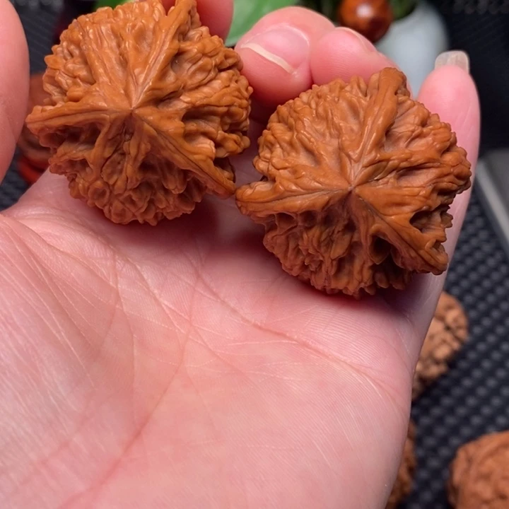 玩***主文玩核桃吊坠文山奔