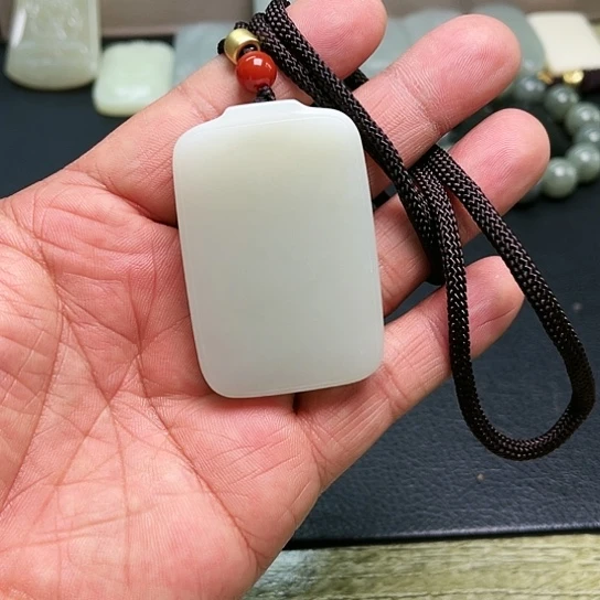 和田玉吊坠未镶嵌